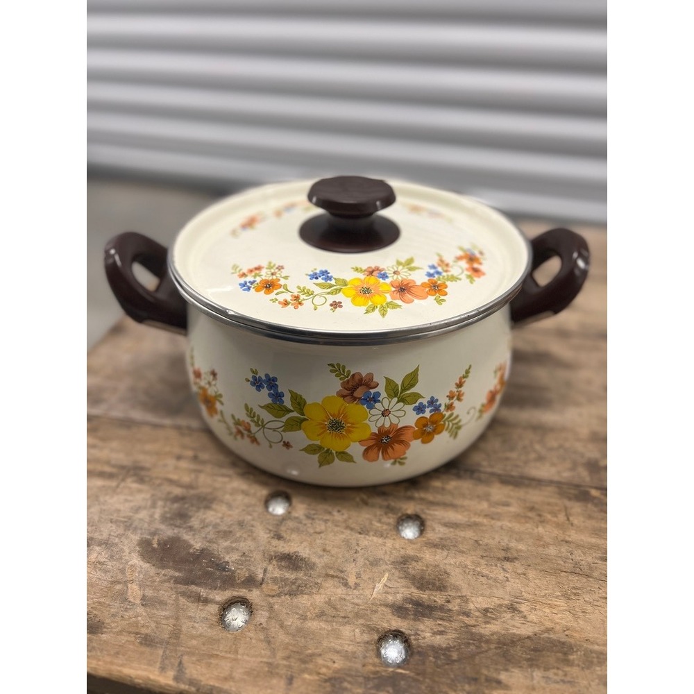 JMP Dutch Oven / Stock Pot - Sweet Flowers - Spain Lid White Floral‎ 1970s Retro
